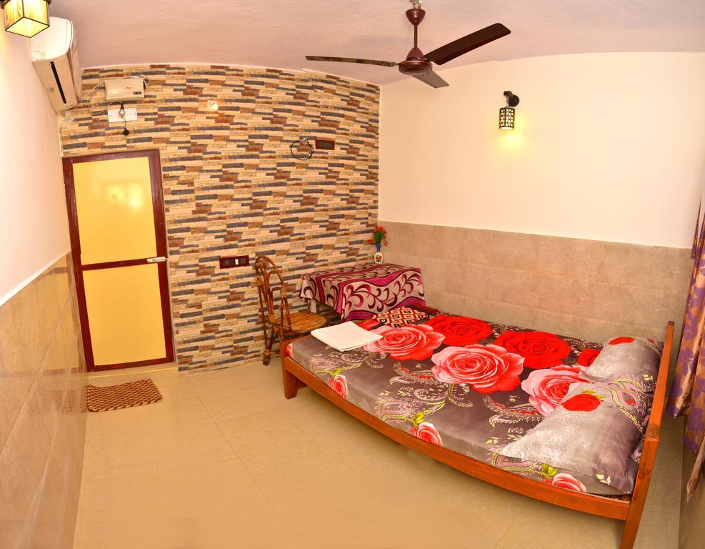 Rajalakshmi Guesthouse Mahábalipuram Szoba fotó